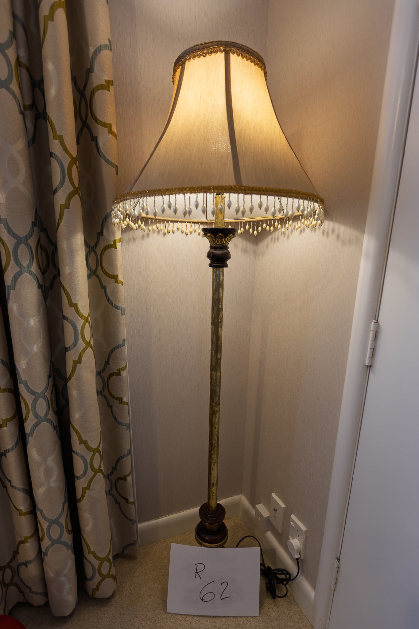 Elegant Vintage-Style Floor Lamp with Beaded Shade