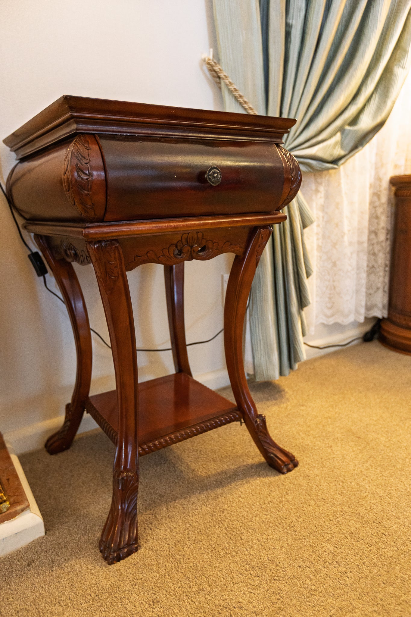 Exquisite Vintage Carved Wood Nightstand/Accent Table