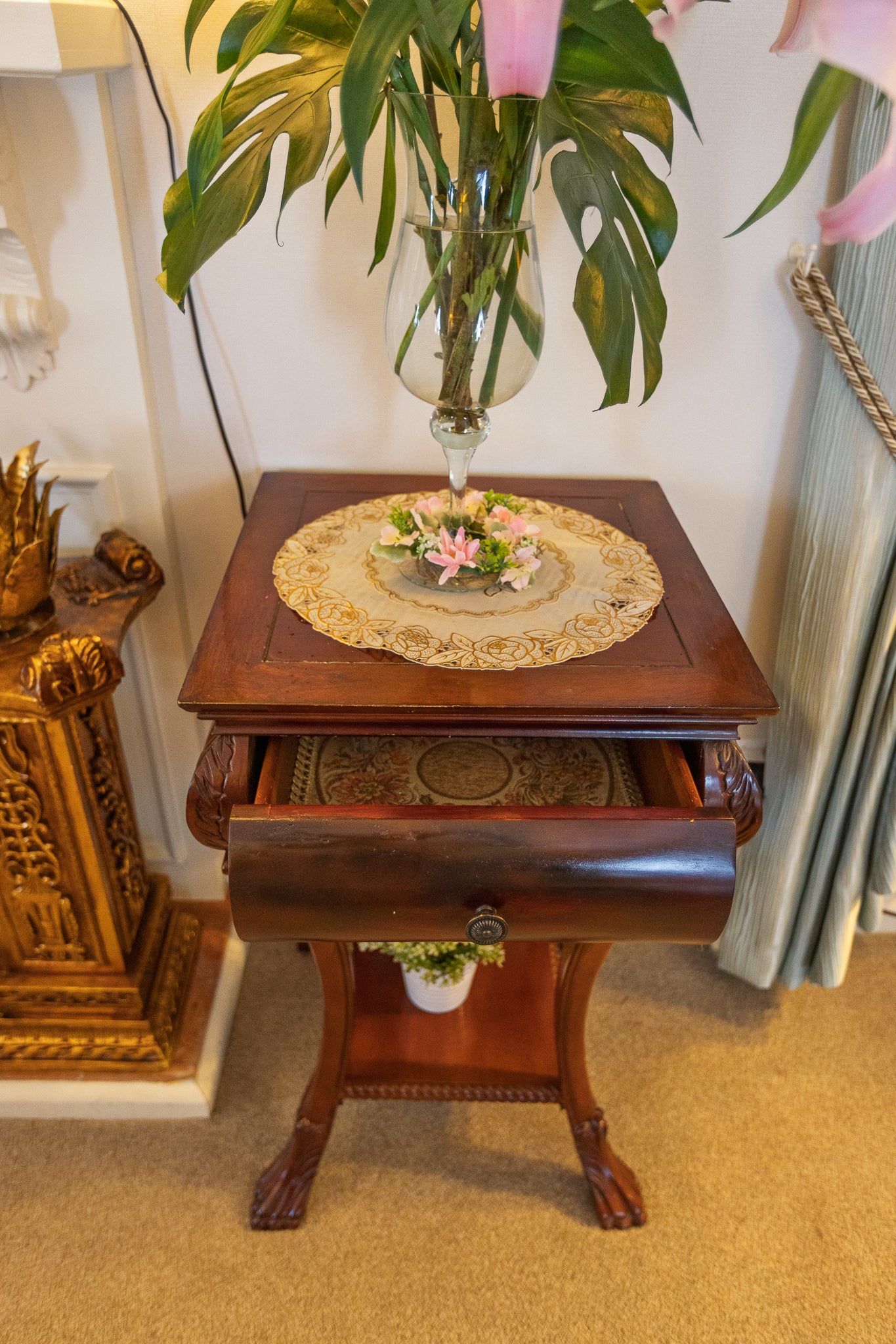 Exquisite Vintage Carved Wood Nightstand/Accent Table
