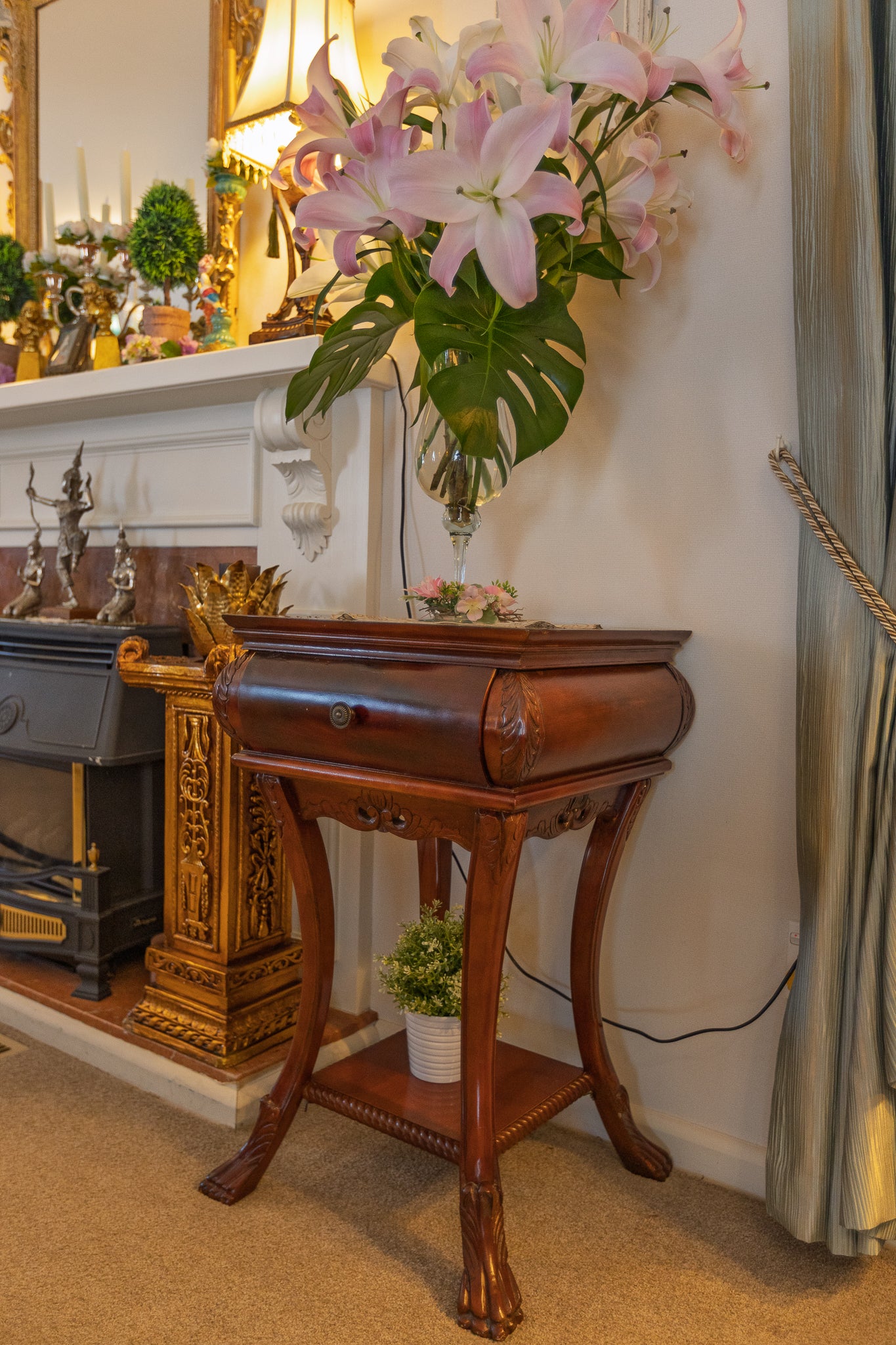 Exquisite Vintage Carved Wood Nightstand/Accent Table