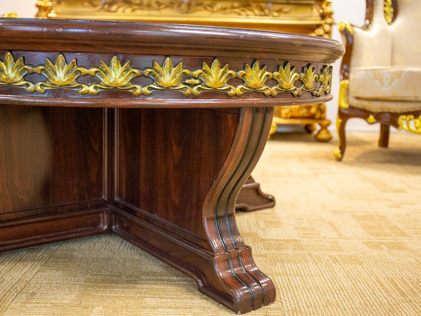 Hardwood Vintage Round Center Table