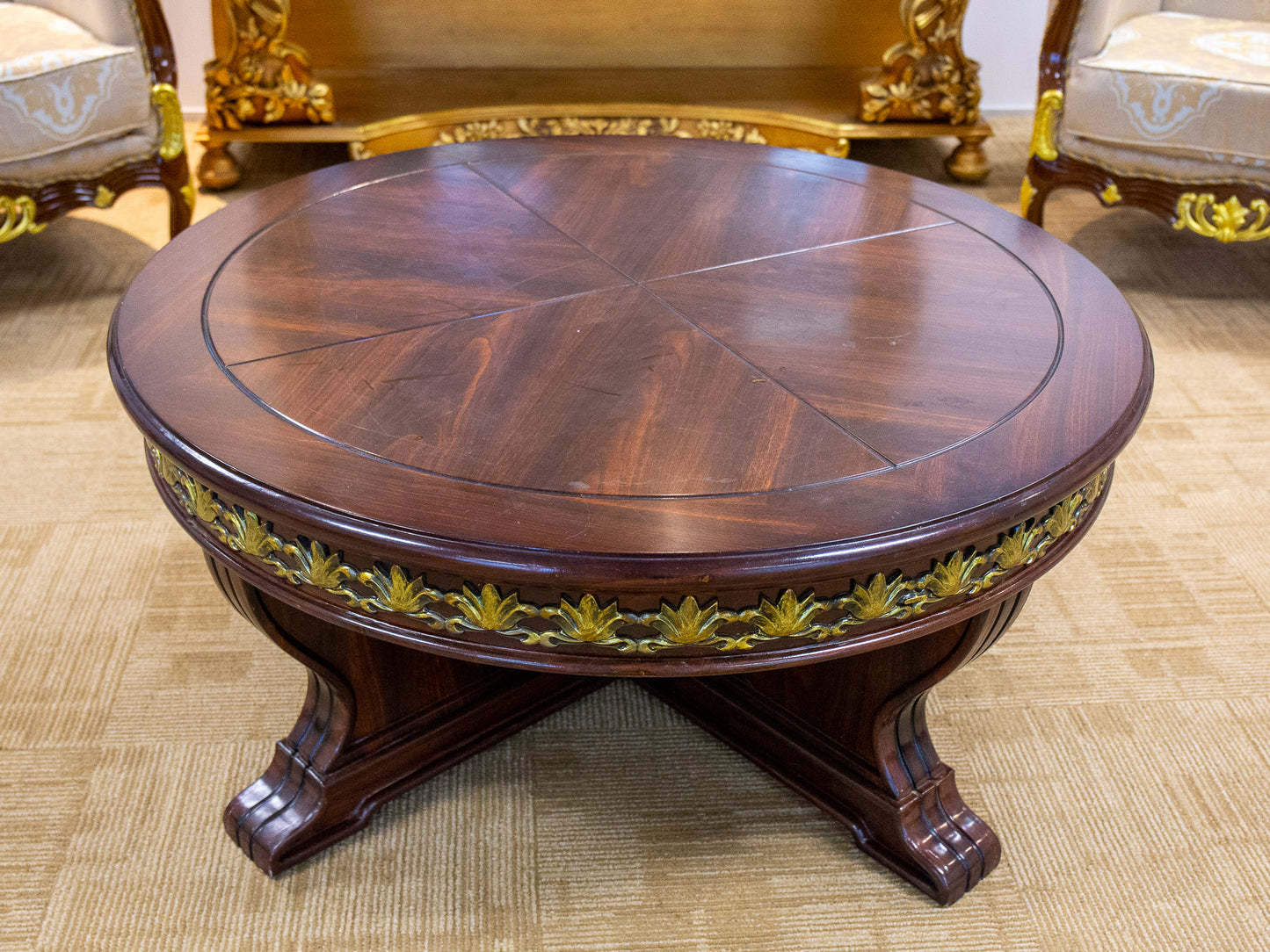 Hardwood Vintage Round Center Table