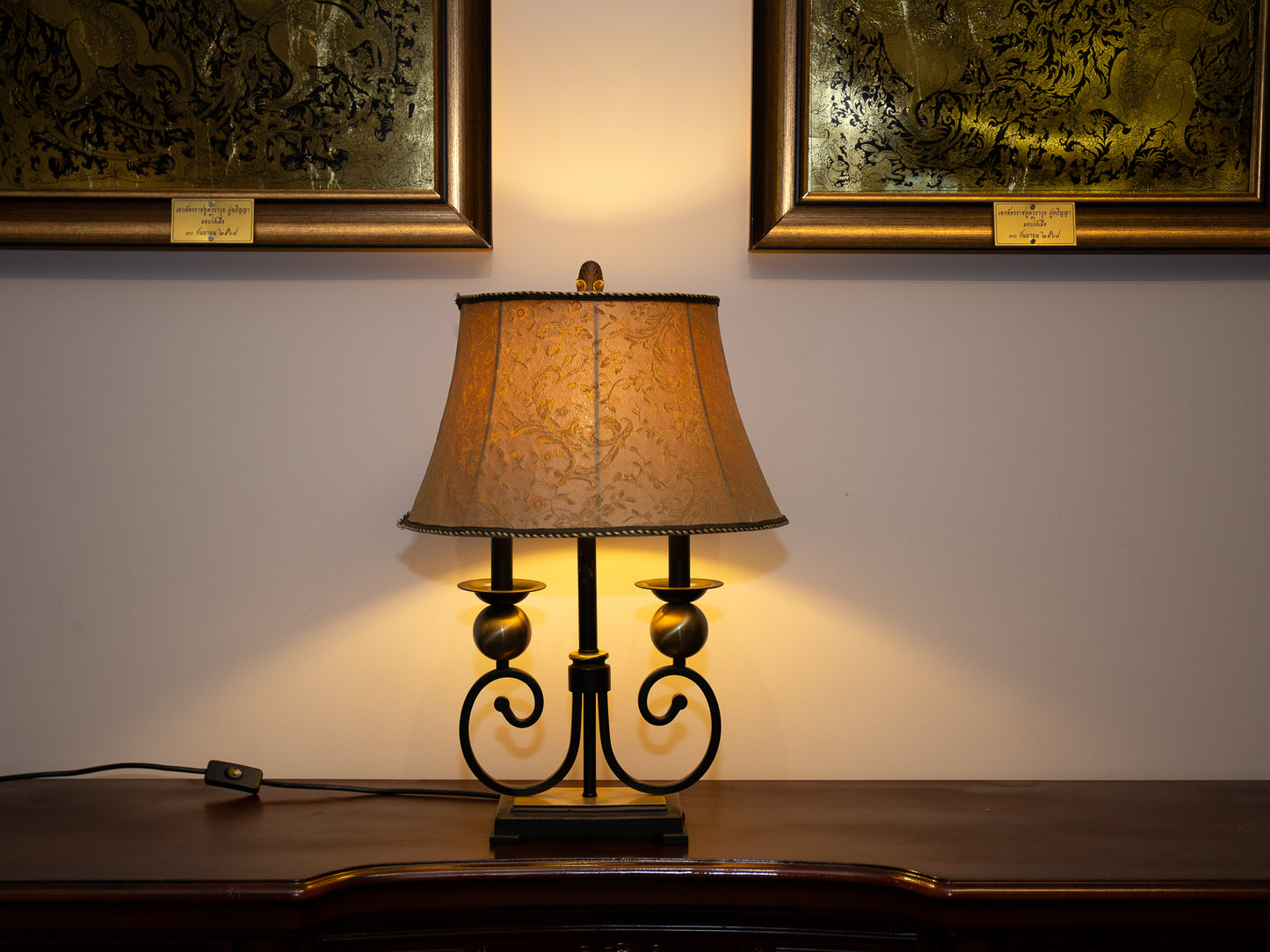 Double Candle Lamp – Nature-Inspired Shade with Acorn Detail