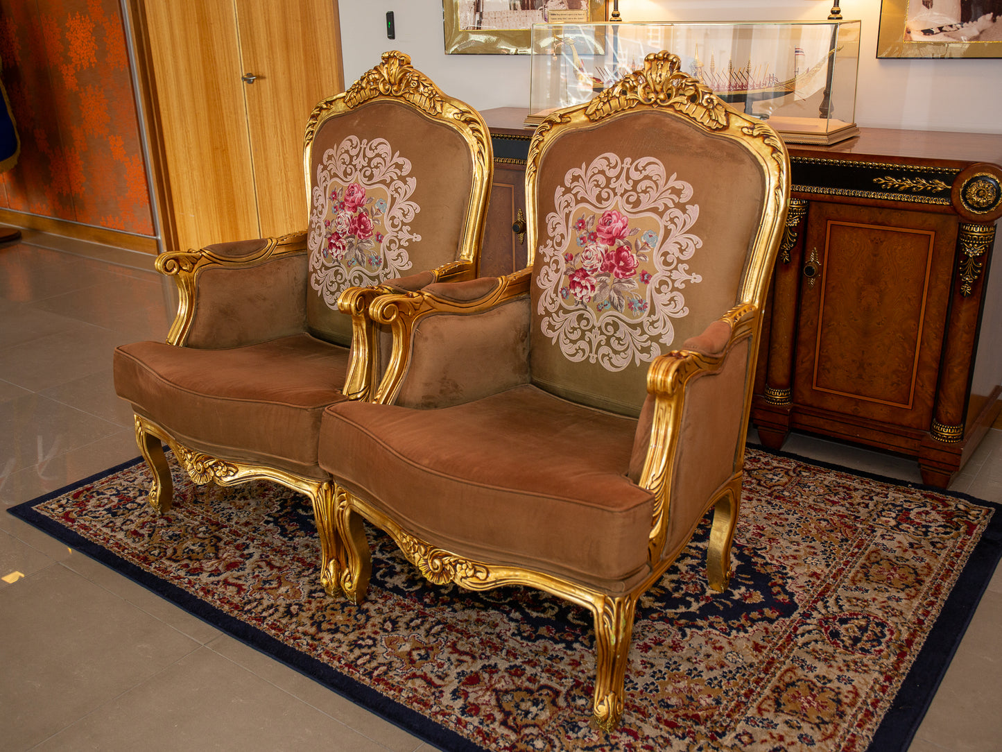 Royal French Provincial Giltwood Style Arm Chair