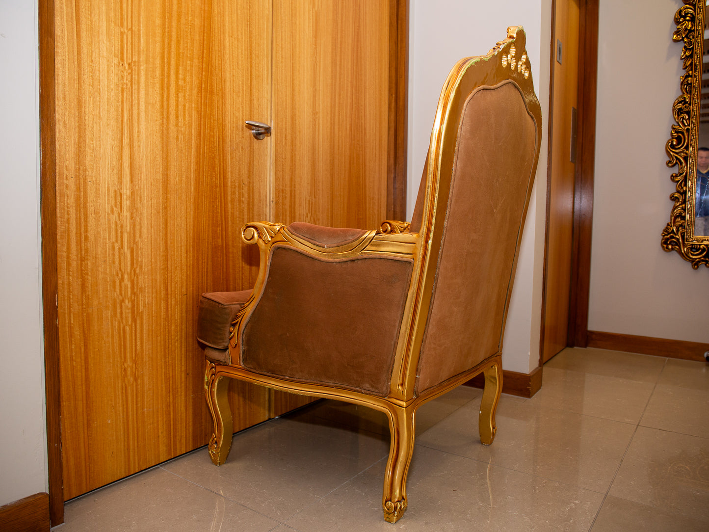 Royal French Provincial Giltwood Style Arm Chair