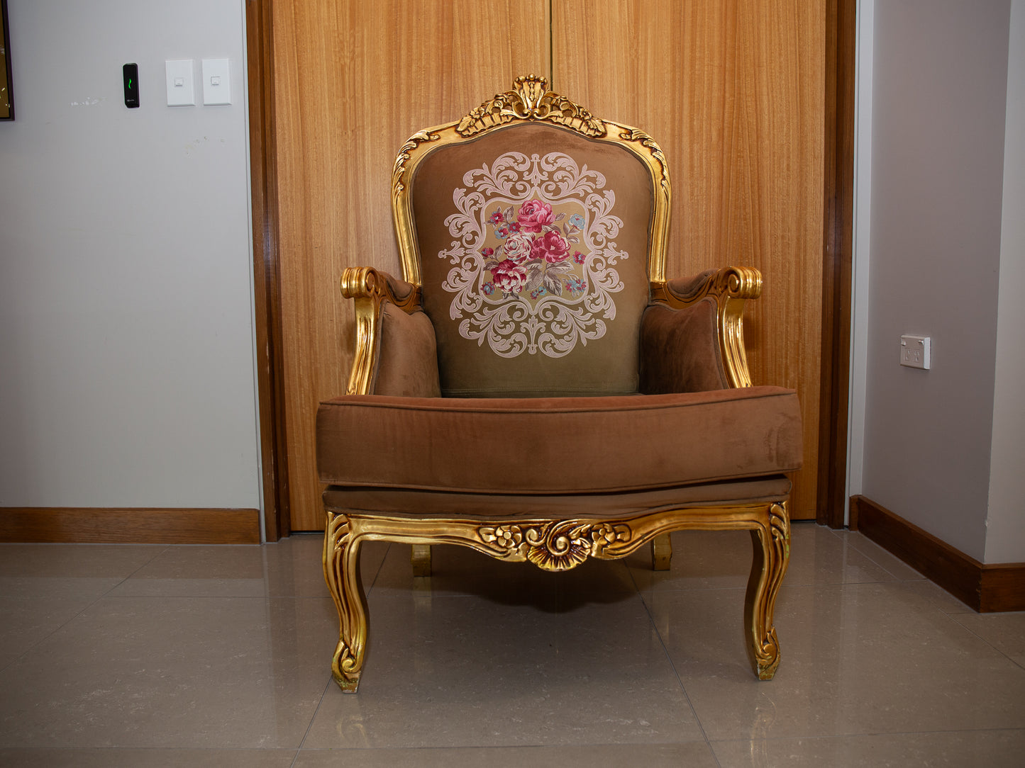 Royal French Provincial Giltwood Style Arm Chair