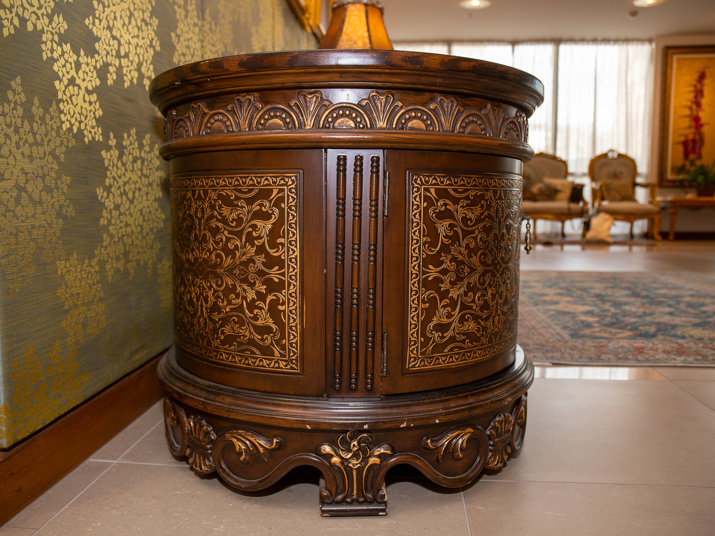 Round Side Table Cabinet – Ornate Leaf Inlay & Floral Carved Doors