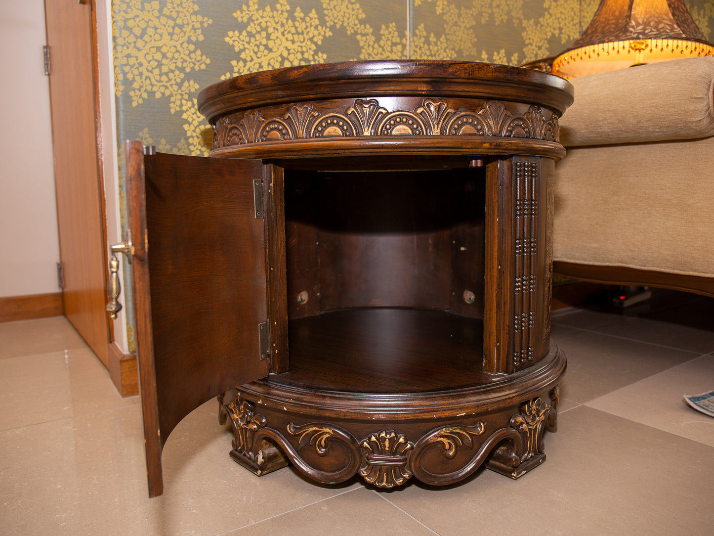 Round Side Table Cabinet – Ornate Leaf Inlay & Floral Carved Doors