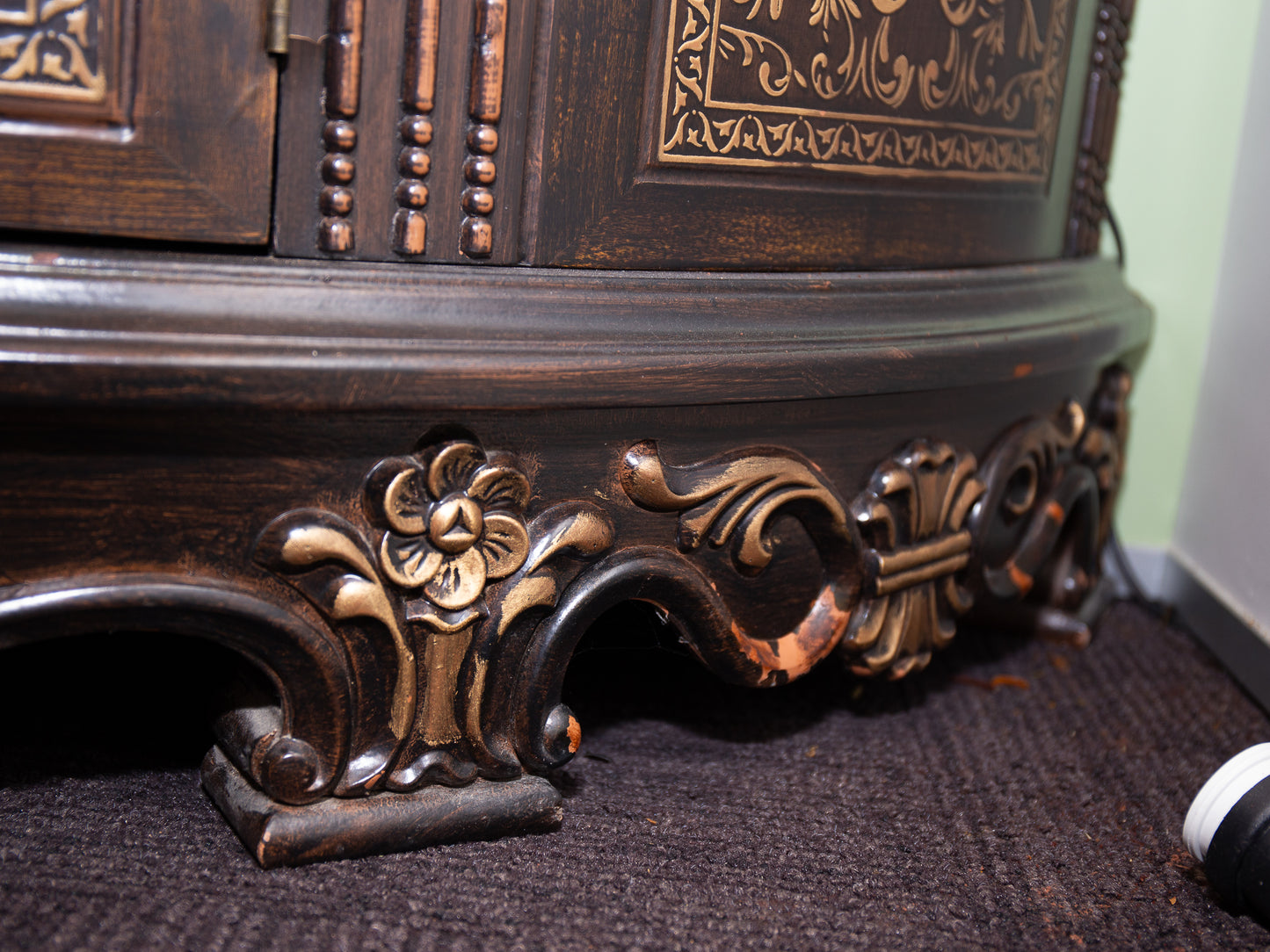 Antique Half Circle Cabinet – Ornate Leaf Inlay & Floral Carved Doors