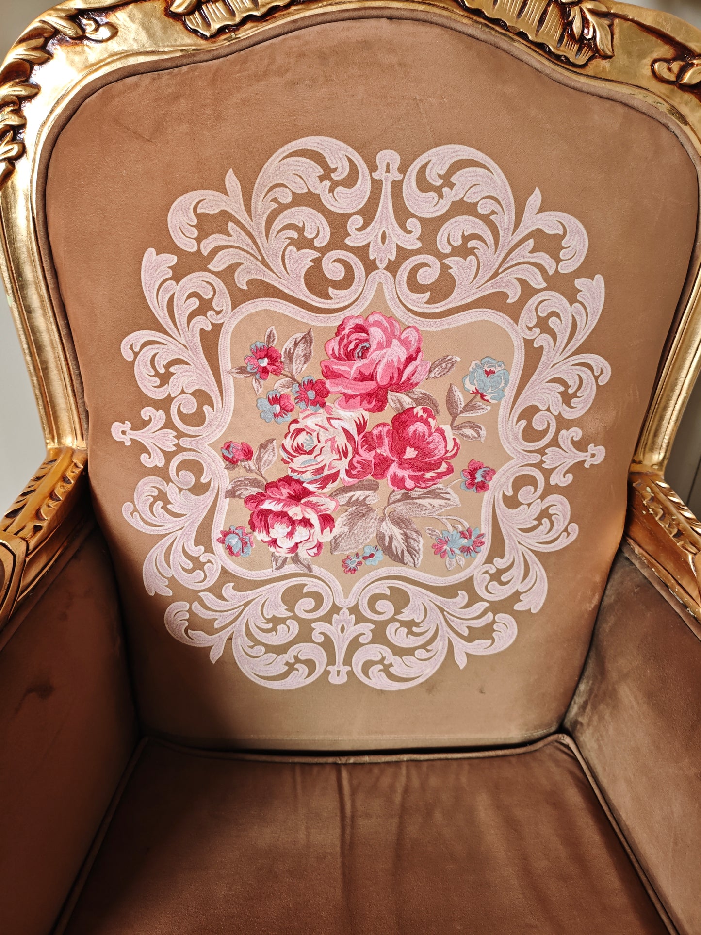 Royal French Provincial Giltwood Style Arm Chair