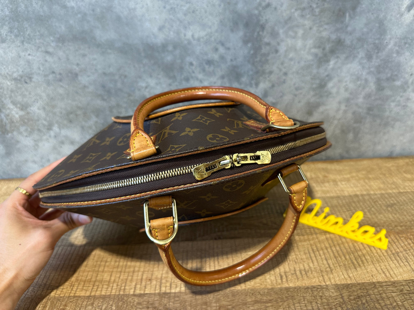 Louis Vuitton Ellipse MM