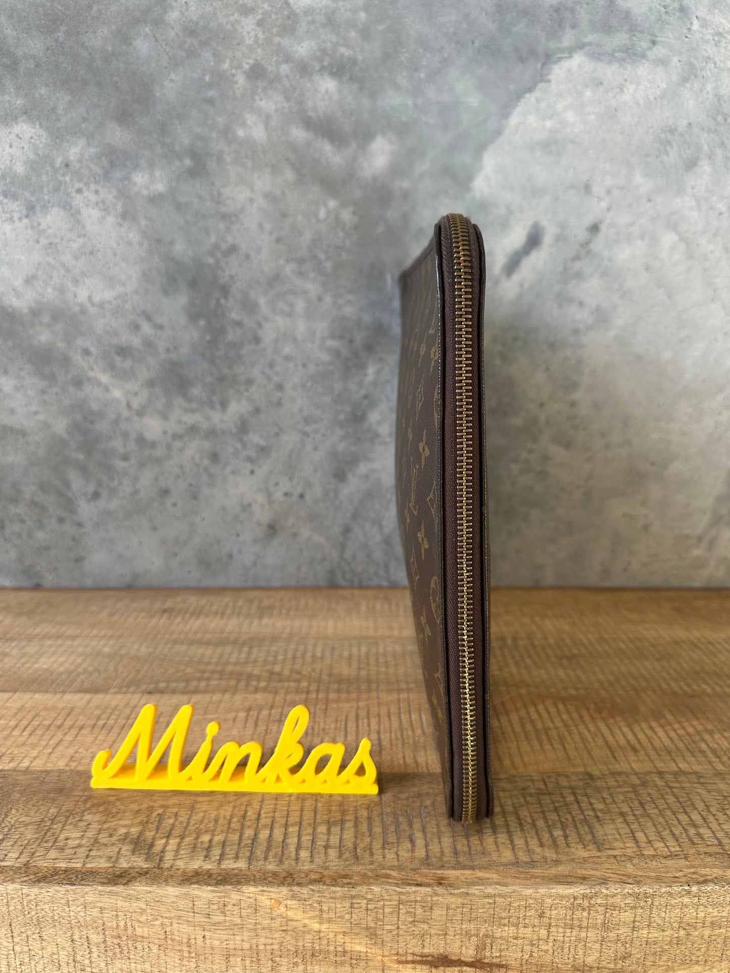 Louis Vuitton Poche Documents