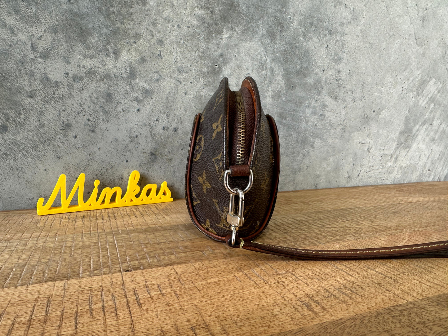 Louis Vuitton Ellipse Pouch