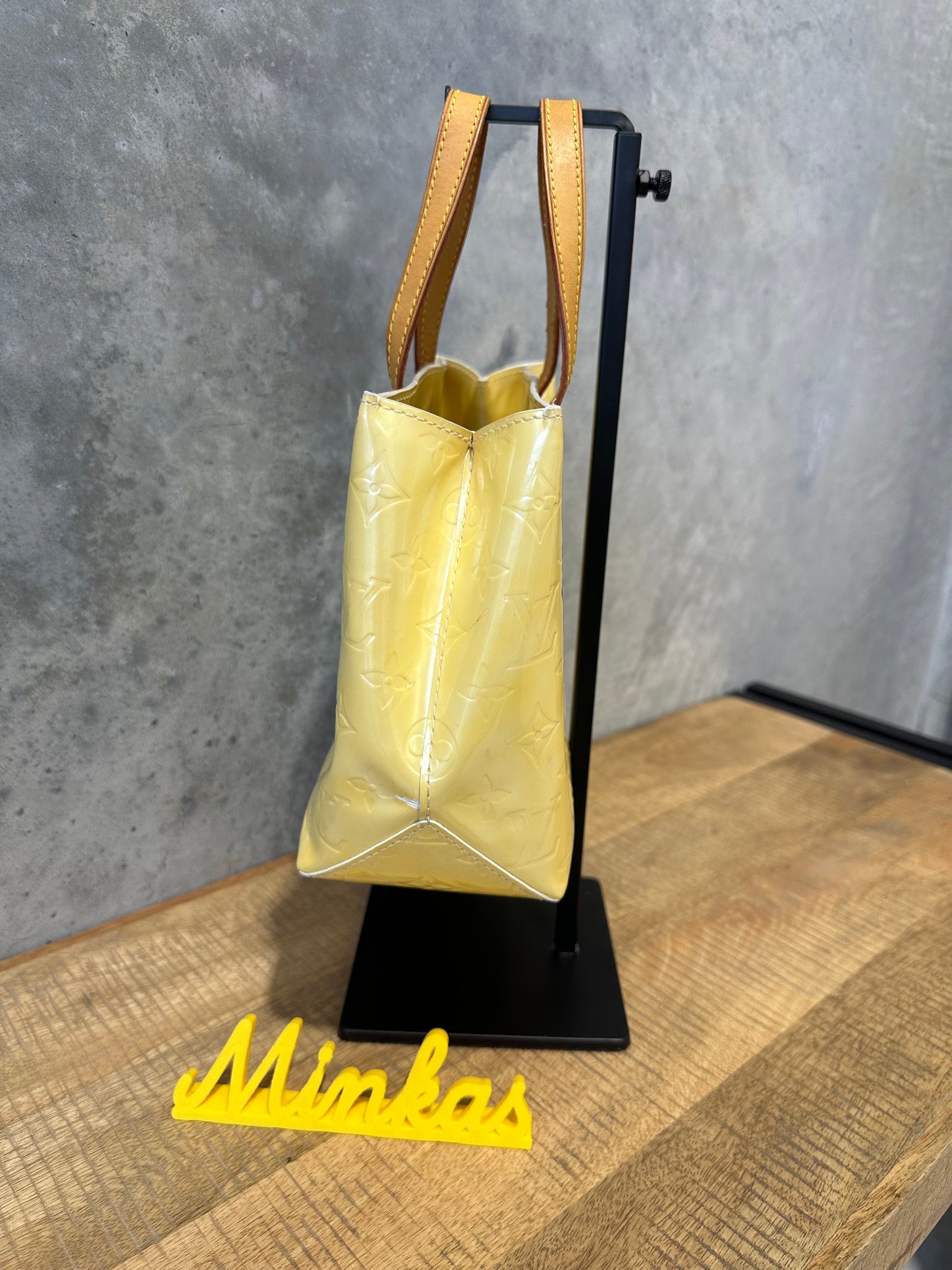 Louis Vuitton Reade