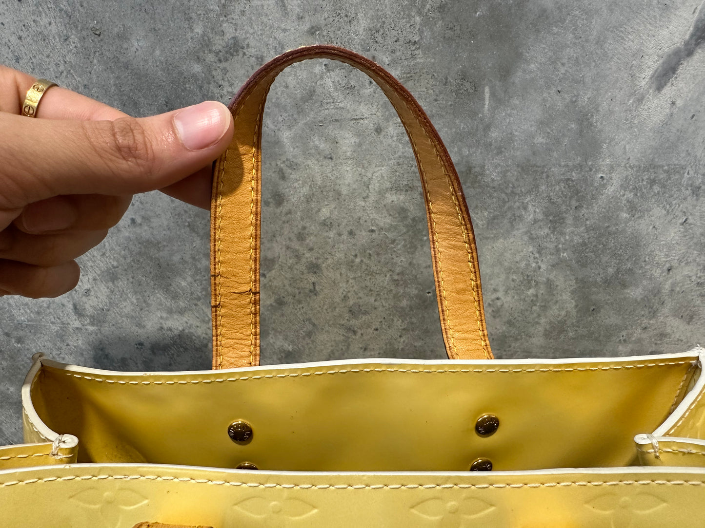 Louis Vuitton Reade