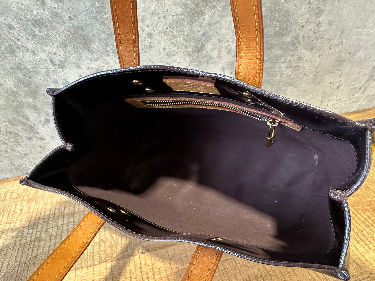 Louis Vuitton Reade