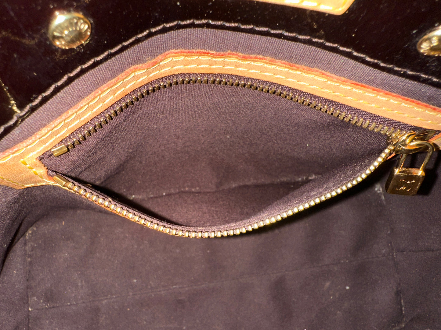 Louis Vuitton Reade
