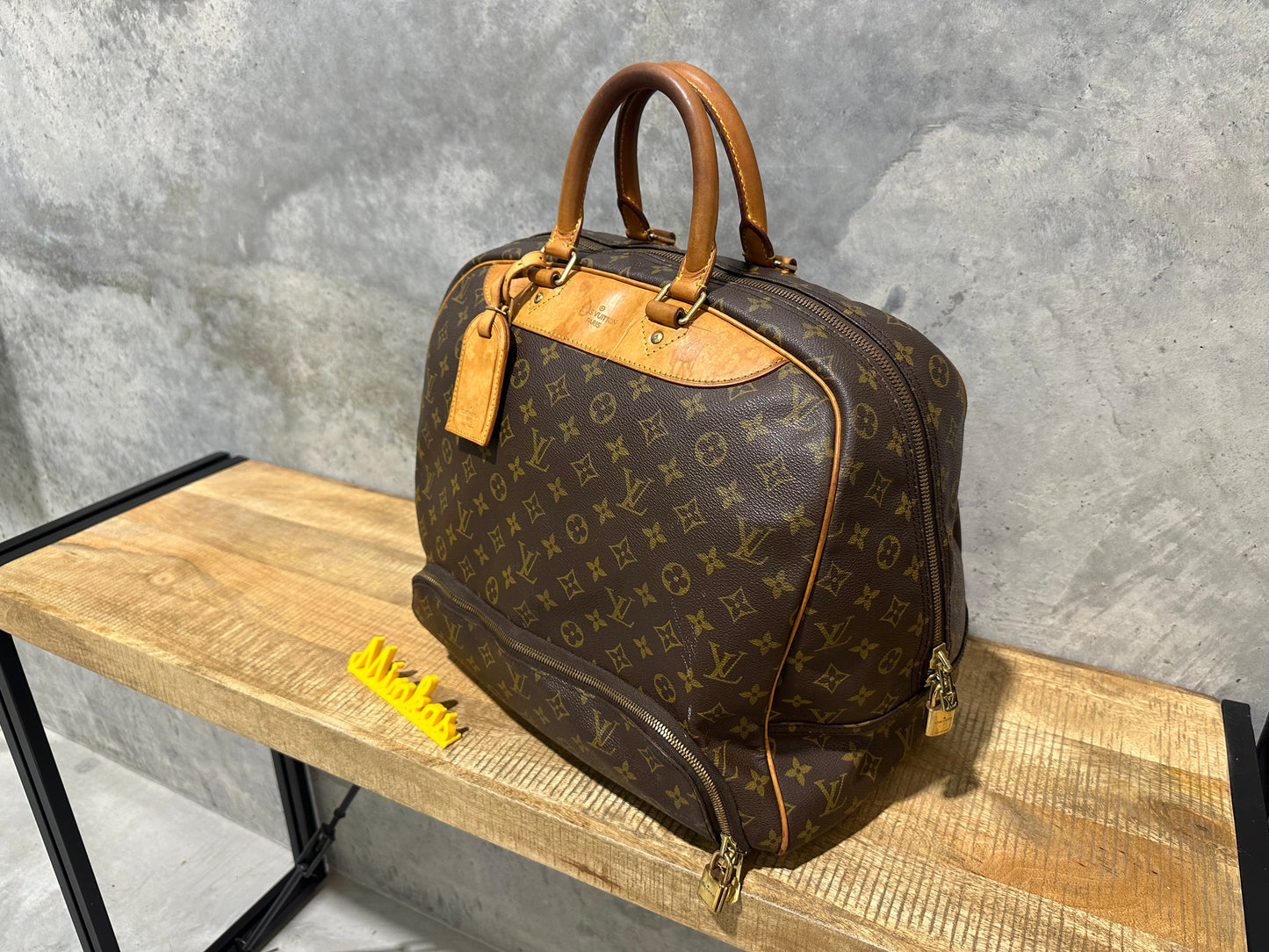 Louis Vuitton Evasion