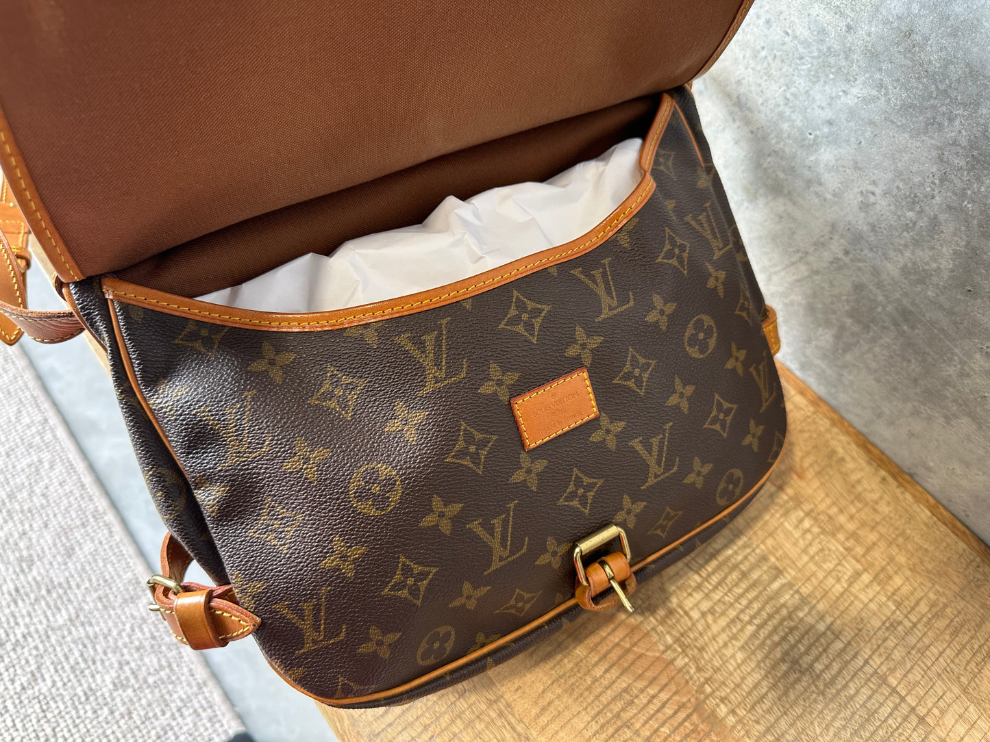 Louis Vuitton Saumur