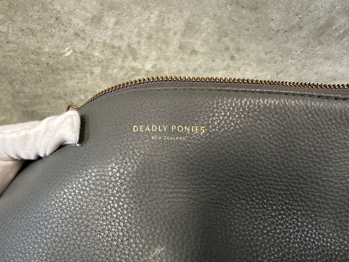 Deadly Ponies Mr Siamese – Charcoal
