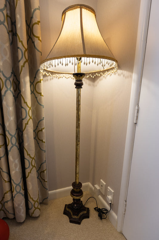 Elegant Vintage-Style Floor Lamp with Beaded Shade
