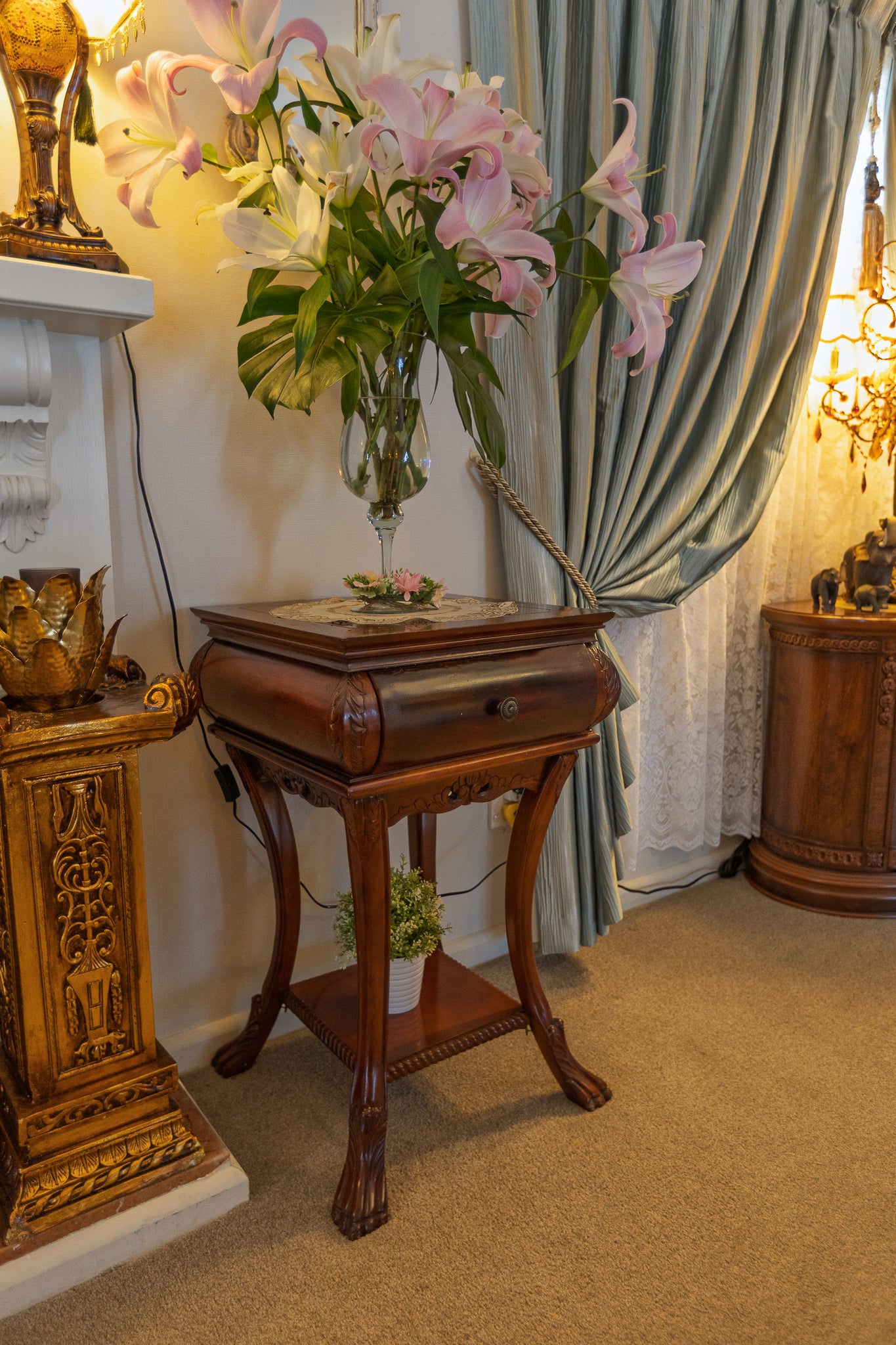 Exquisite Vintage Carved Wood Nightstand/Accent Table