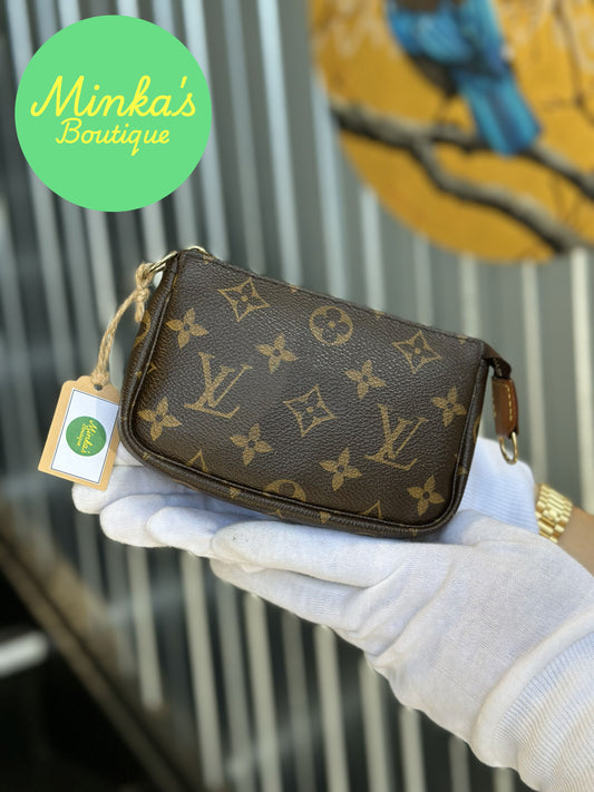 Louis Vuitton Mini Pochette Pouch
