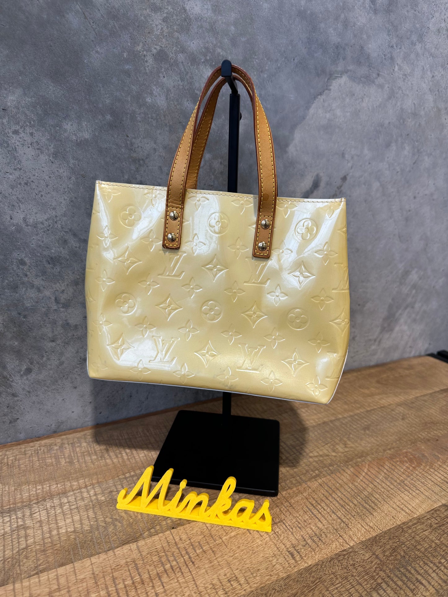 Louis Vuitton Reade